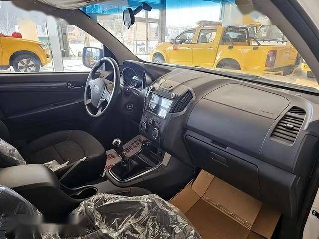 卡：实用能装颜值高舒适智能全都要冰球突破豪华版app城市通勤选皮(图2)