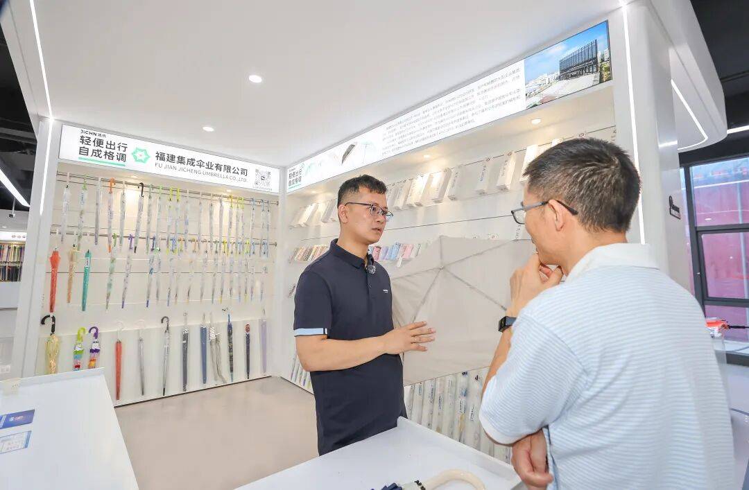 领 晋江伞业全球突围冰球突破技巧生态引(图3)